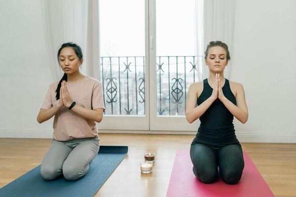 Yoga prénatal : pourquoi et comment le pratiquer